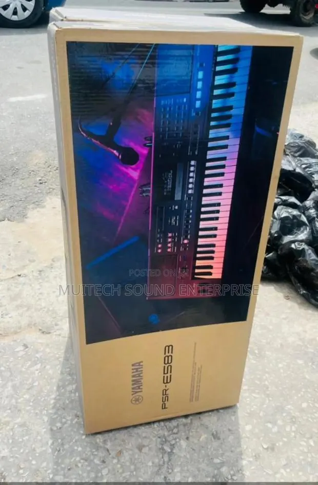 Yamaha Keyboard PSR E-583 · Photo 1