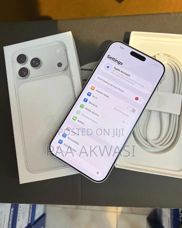 New Apple iPhone 17 Pro Max 512 GB Silver · Photo 1