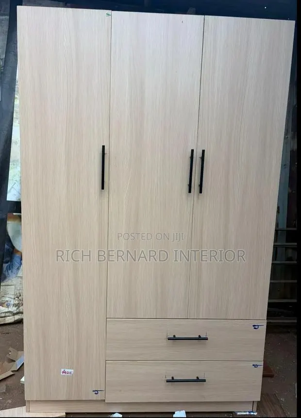 4feet by 6feet Laminated Wardrobe · Photo 1