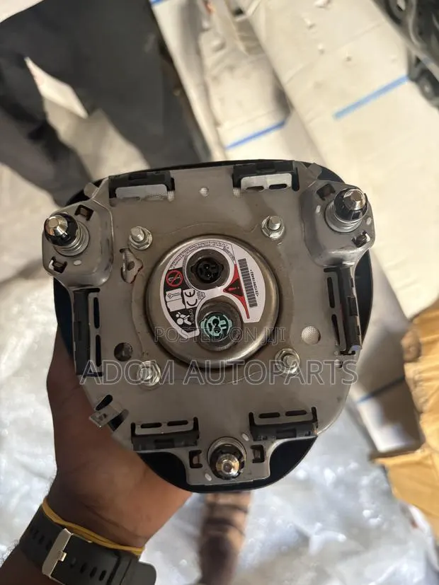 Toyota Corolla Steer Airbag 2020 2021 2022 2023 2024 · Photo 1