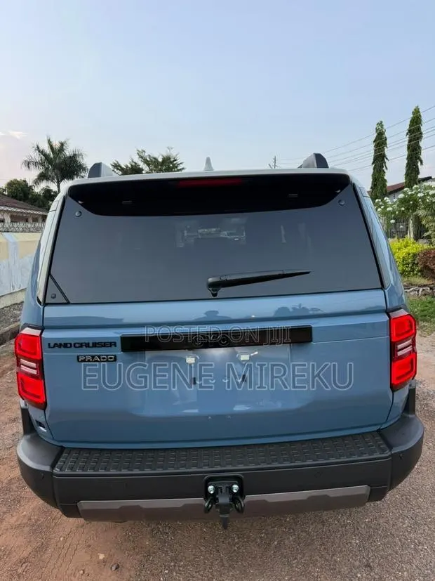 Toyota Land Cruiser Prado 2026 Blue · Photo 1