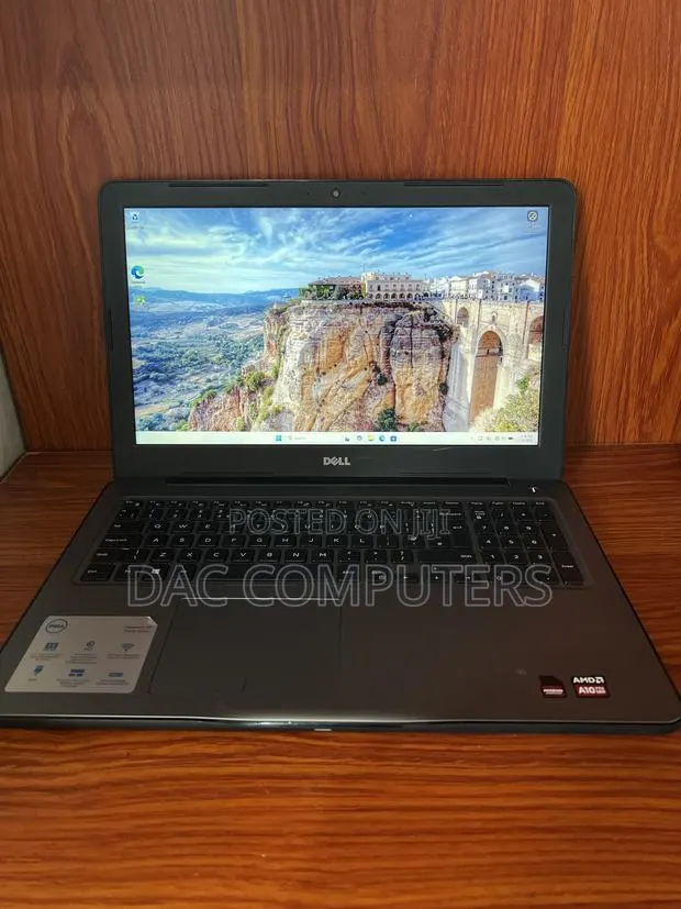 Laptop Dell Inspiron 15 8GB AMD A10 SSD 256GB · Photo 1