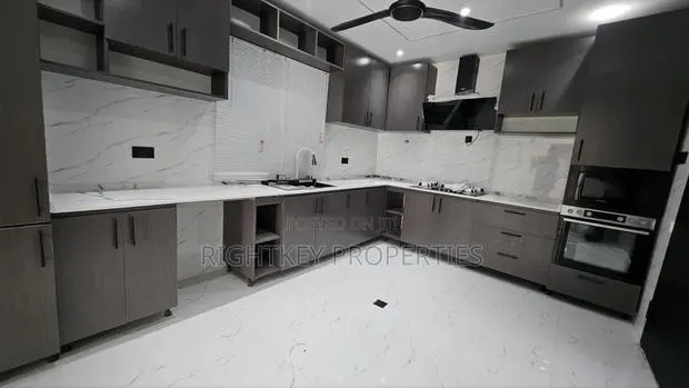 6bdrm Duplex in Knust Kentinkrono, Kumasi Metropolitan for sale · Photo 1