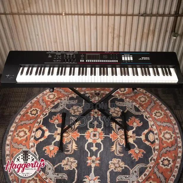 Roland Juno D8 · Photo 1