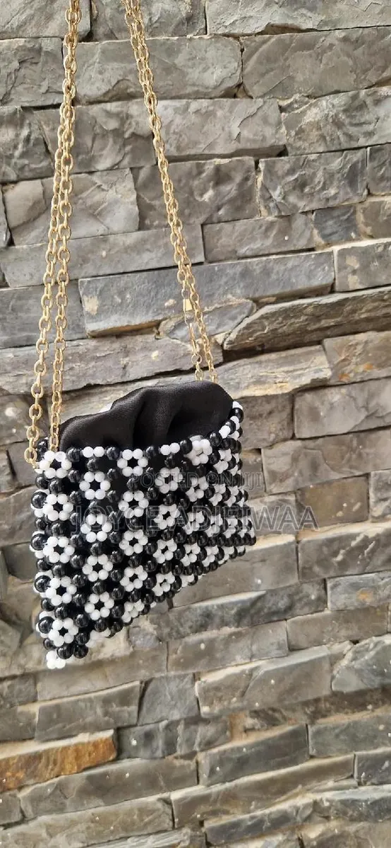 Handmade Beaded Bags · Photo 1