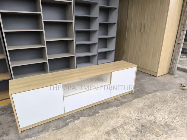 6ft TV Stand Laminated Foreign Wood · Photo 1