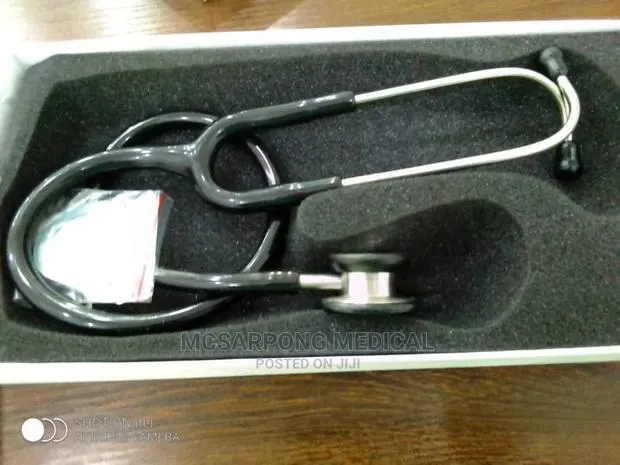 Littmann Sthethoscope (Doctors Sthethoscope) · Photo 1