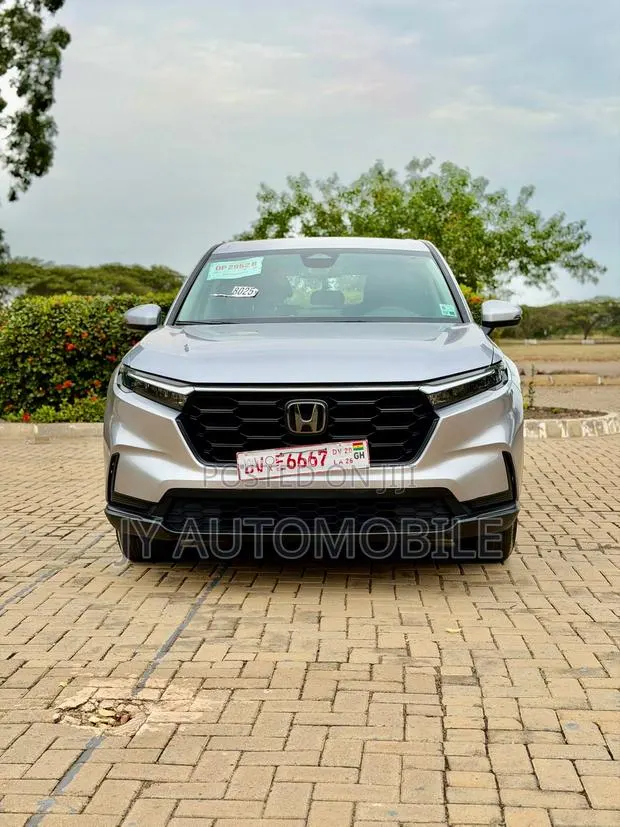 Honda CR-V 2023 Silver · Photo 1