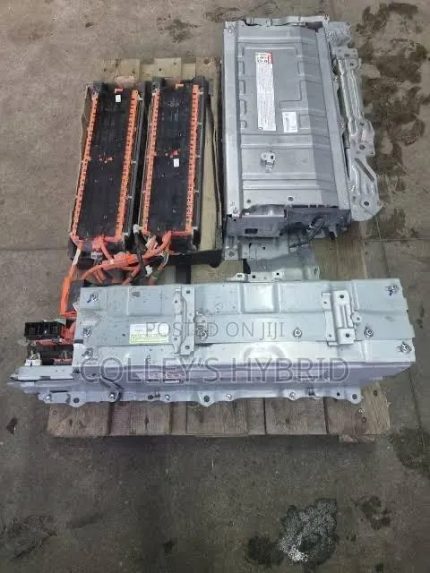 Fuse Board and Ecu · Photo 1