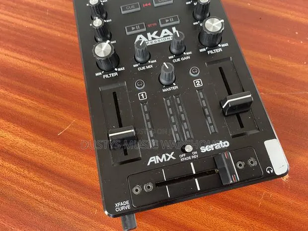 Akai Amx Serato Mixer · Photo 1