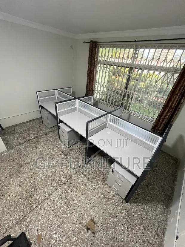 6 In1 Office Cubicles/Office Workstation · Photo 1