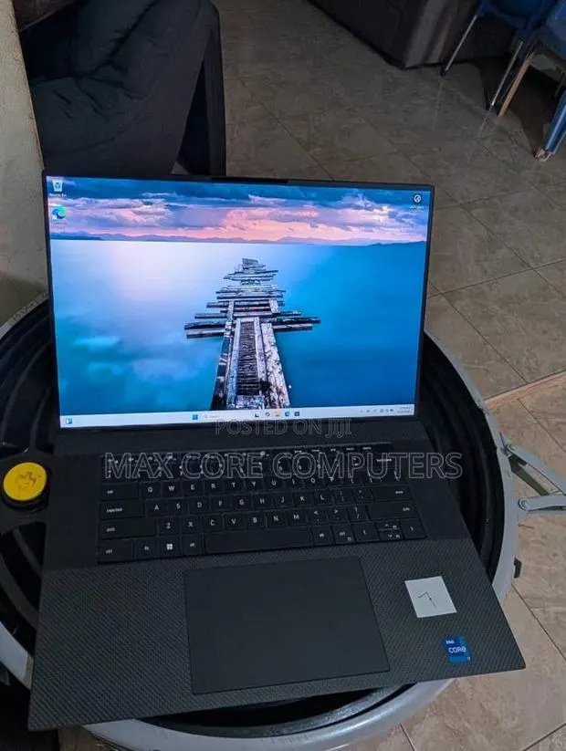Desktop Computer Dell Precision 5720 32GB Intel Core i7 SSD 1T · Photo 1