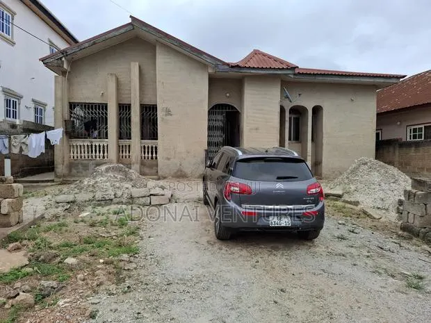 5bdrm House in Atasomanso, Kumasi Metropolitan for sale · Photo 1
