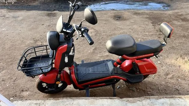 Motorcycle 2025 Orange · Photo 1