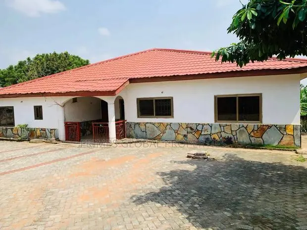 5bdrm House in Accra Metropolitan for sale · Photo 1
