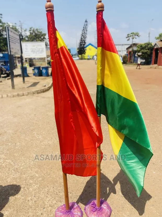 Executive Office Flag With Stand at Cool Price · Photo 1