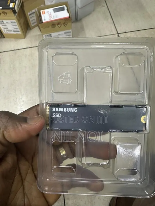 Samsung SSD Mz-Vl2512b · Photo 1