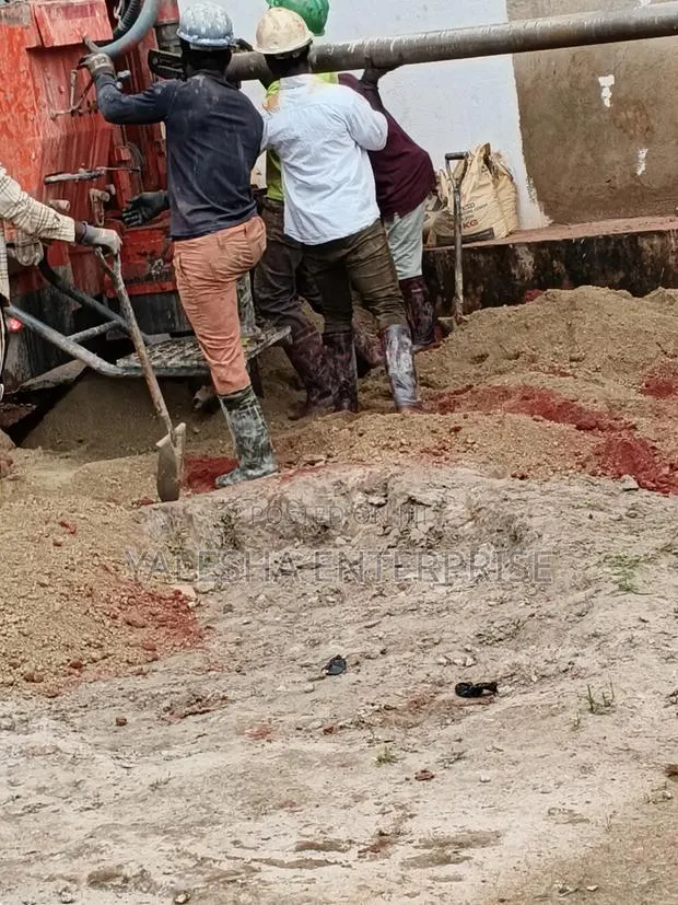 Big Machine Borehole at Fomena · Photo 1