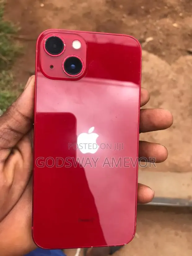Apple iPhone 13 128 GB Red · Photo 1