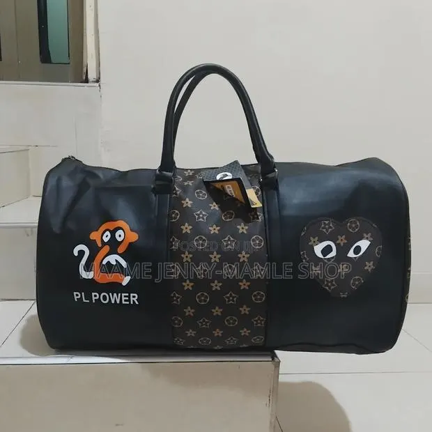 Large Capacity Unisex Travel Duffle Bag · Photo 1