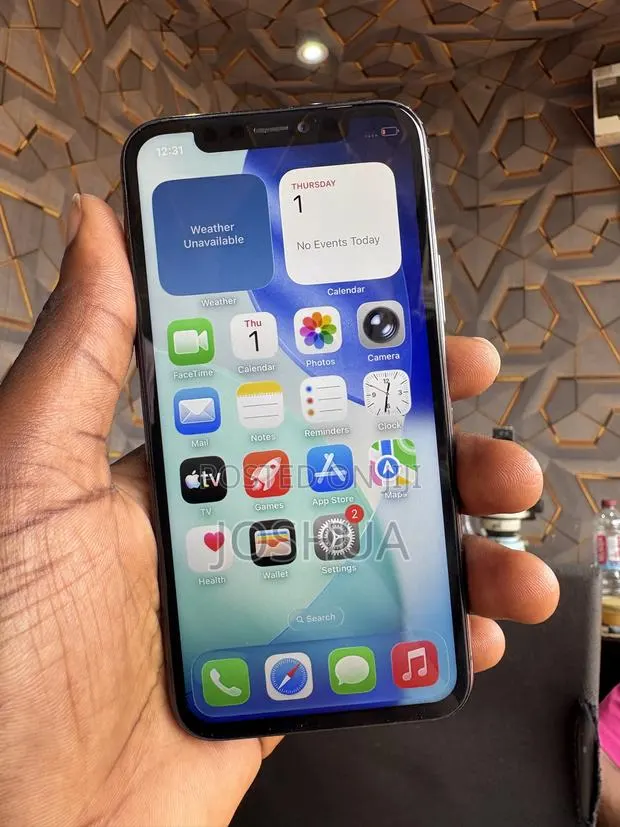 Apple iPhone 11 Pro 64 GB Gray · Photo 1