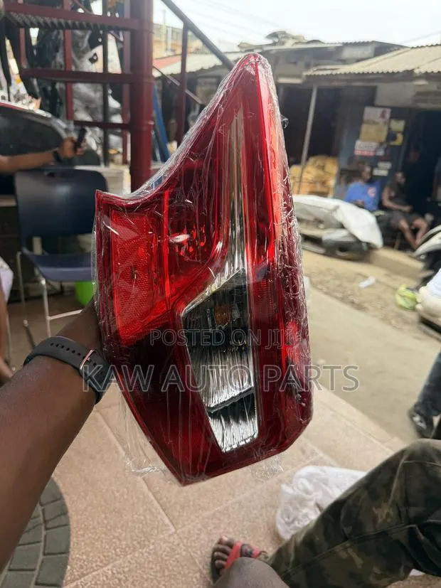 2016,2017,2018,2019 Taillightbfor Nissan Sentra · Photo 1