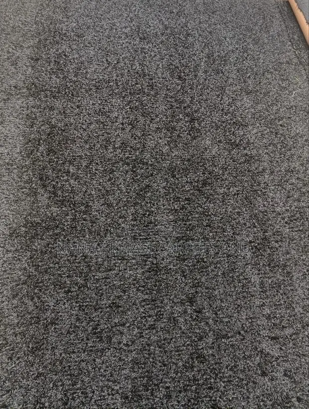 Black Grass Carpet · Photo 1