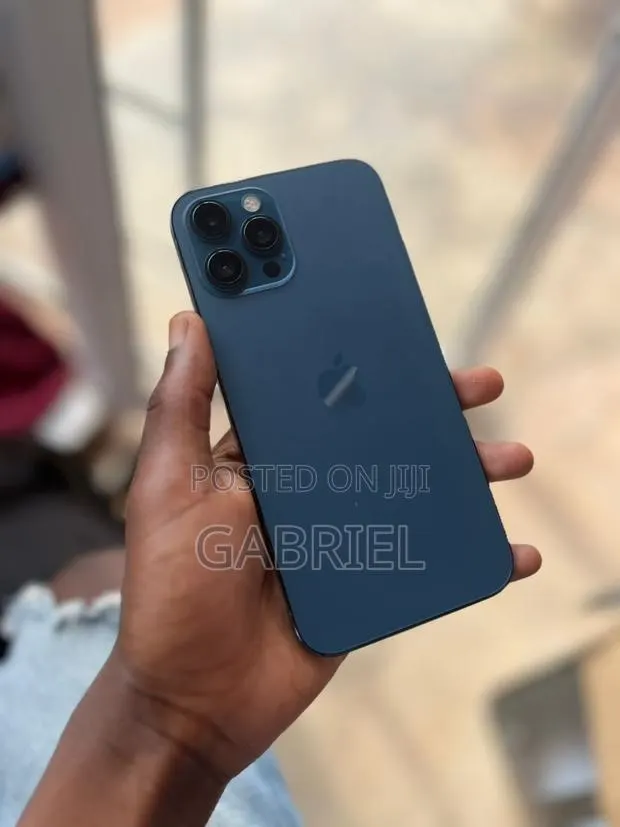 Apple iPhone 16 Pro Max 512 GB Blue · Photo 1