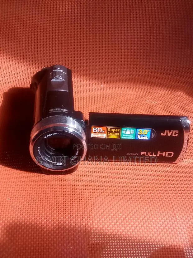 JVC Everiojvc Gz-E300bu Full HD . HDMI for Live videos.neat · Photo 1