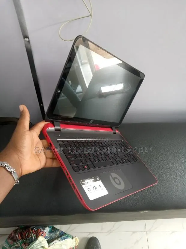 Laptop HP Pavilion 15 8GB Intel Core I5 HDD 1T · Photo 1
