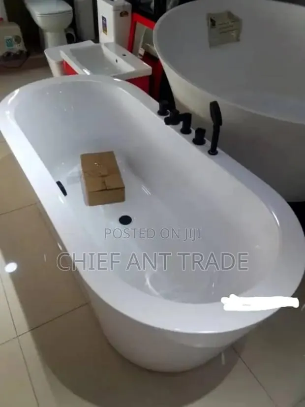 Bath With Taps. Complete Shower Mixer 180cm · Photo 1