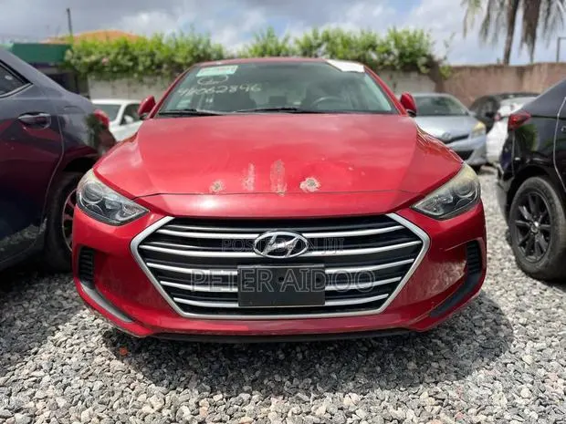 Hyundai Elantra 2018 Red · Photo 1
