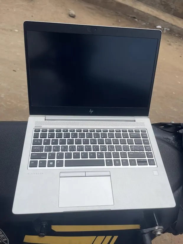 Laptop HP EliteBook 745 G6 8GB AMD Ryzen 5 SSD 256GB · Photo 1