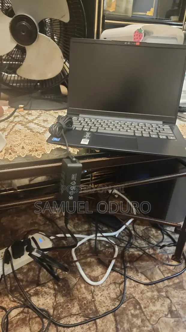 Laptop Lenovo IdeaPad 1 4GB Intel Celeron eMMC 128GB · Photo 1