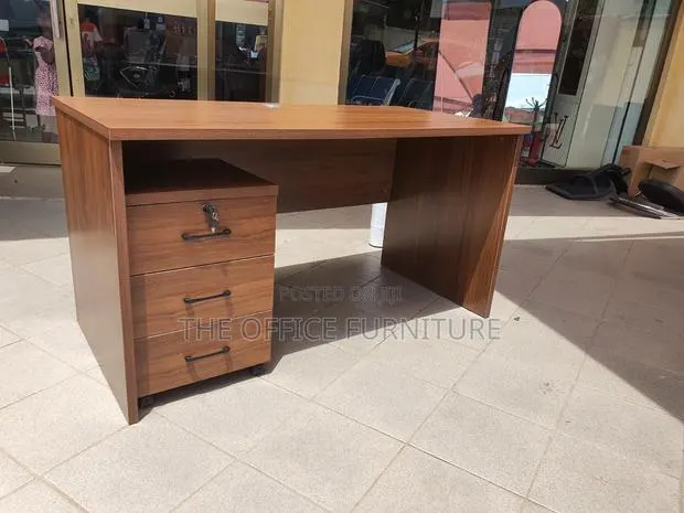 Office Desk 1.4m Separate Drawer · Photo 1