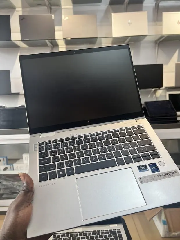 Laptop HP EliteBook x360 1040 G9 16GB Intel Core i7 SSD 256GB · Photo 1