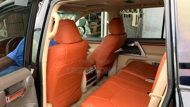 7 Seater Seat Cover Landcrusiser · Photo 1