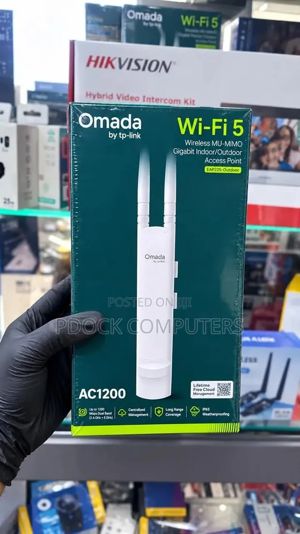 TPLINK EAP225 AC1200 Wireless MU-MIMO Gigabit Outdoor Access Point · Photo 1