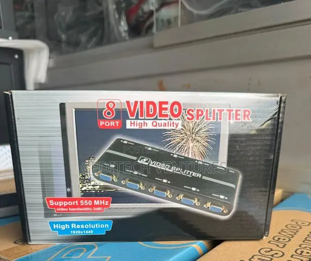 VGA Splitter 8 Ports · Photo 1