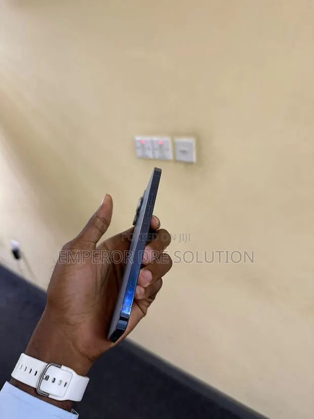 Apple iPhone 13 Pro Max 512 GB Blue · Photo 1