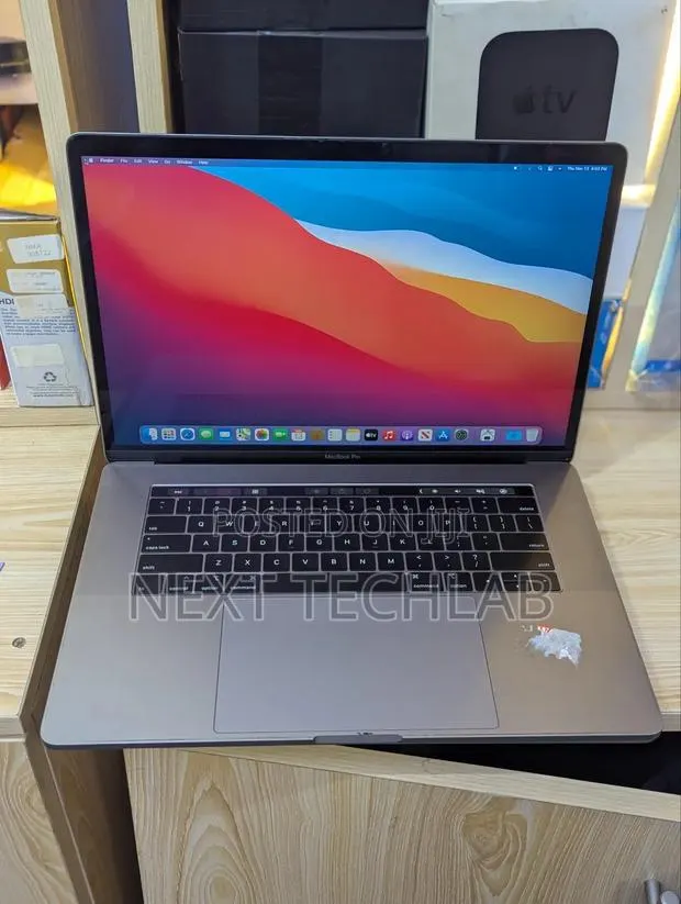 Laptop Apple MacBook Pro 2017 16GB Intel Core i7 SSD 512GB · Photo 1