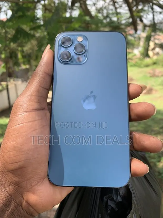 Apple iPhone 12 Pro 128 GB Blue · Photo 1