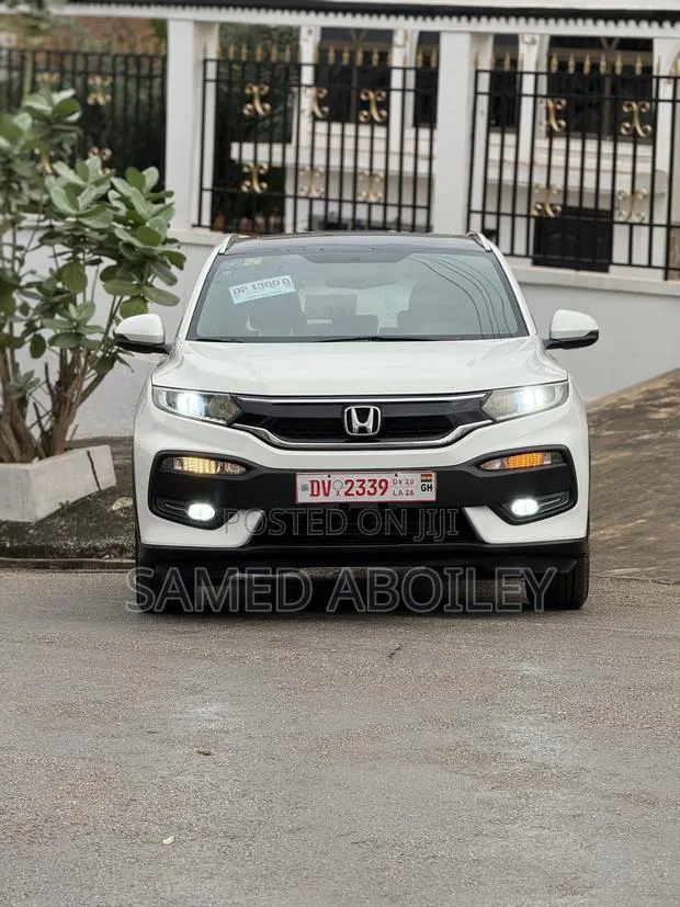 Honda BR-V 2017 White · Photo 1