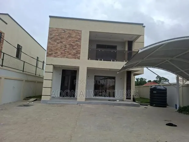 4bdrm House in Ahodwo Parakou, Kumasi Metropolitan for sale · Photo 1