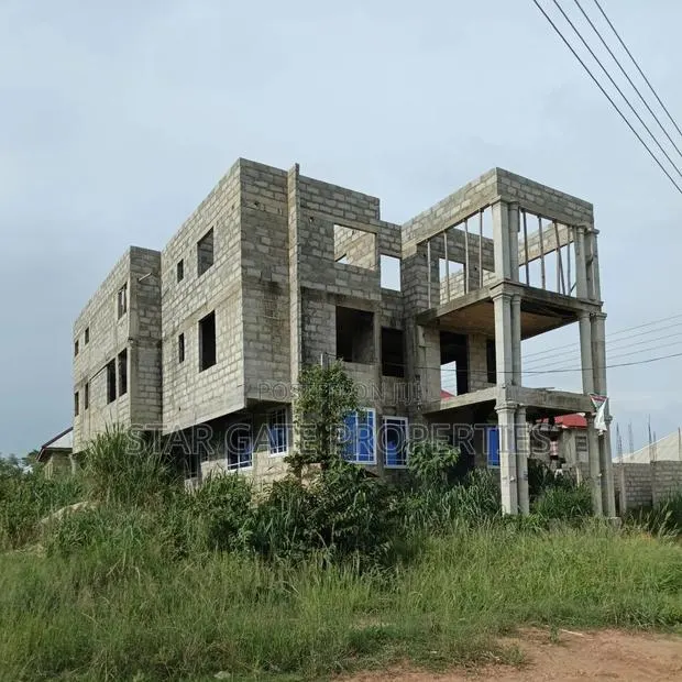 9bdrm House in Ejisu Ampabame for sale · Photo 1