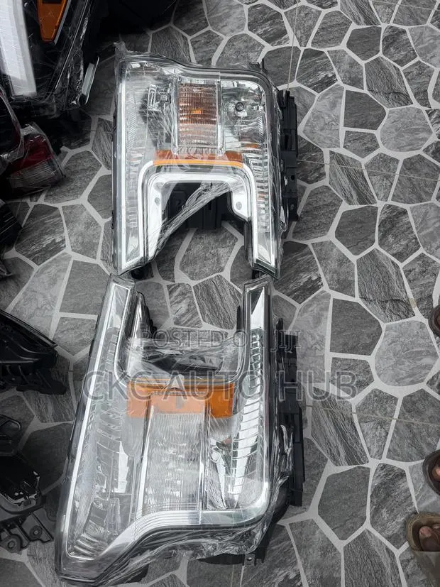 Ford F 150 2016 to 2020 Normal Headlight · Photo 1