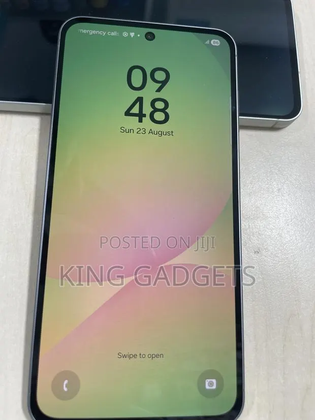 New Samsung Galaxy A56 128 GB Gray · Photo 1