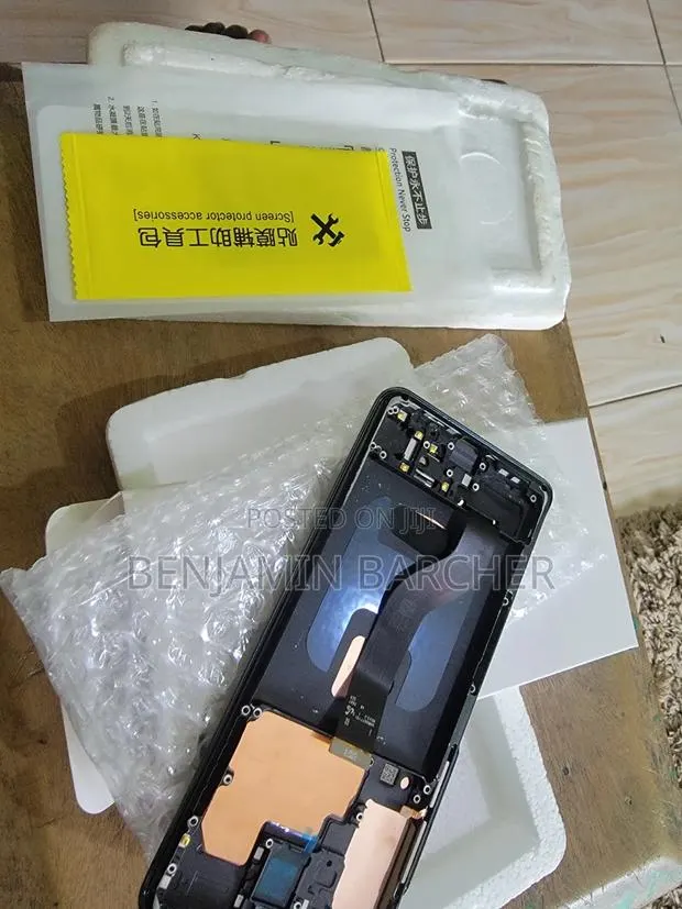 Samsung Galaxy S20+ Screen · Photo 1