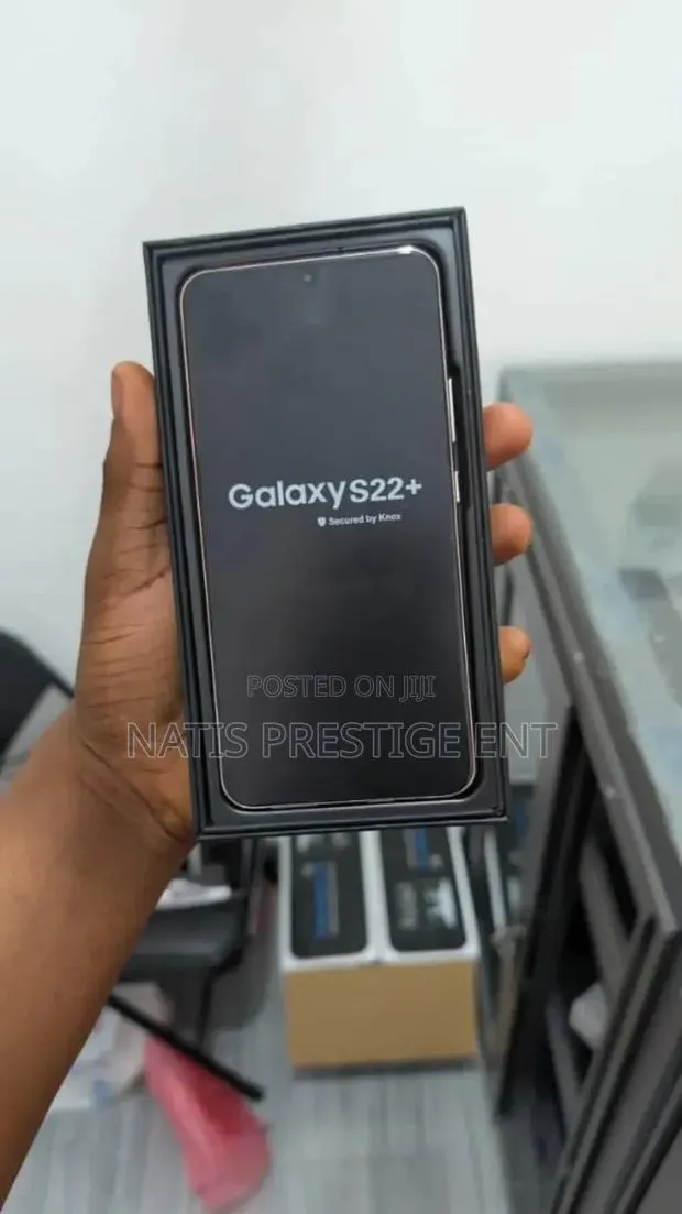 New Samsung Galaxy S22+ 5G 256 GB Black · Photo 1