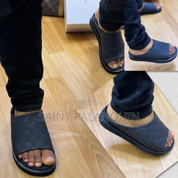 Baleciaga Palm Slippers · Photo 1